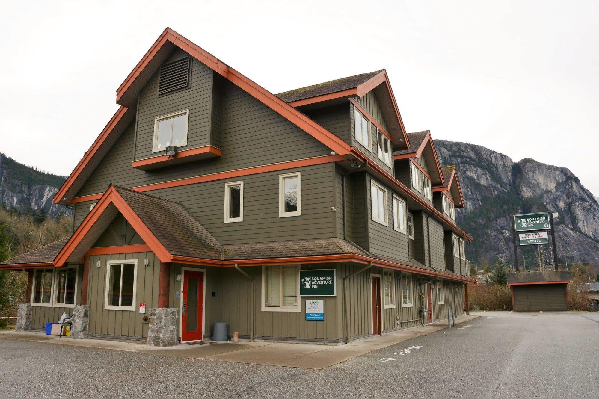 Squamish Adventure Inn Exterior photo